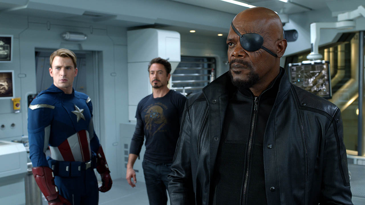 Nick Fury, Tony Stark y Capitán América en LOS VENGADORES Nick Fury, Tony Stark y Capitán América en LOS VENGADORES