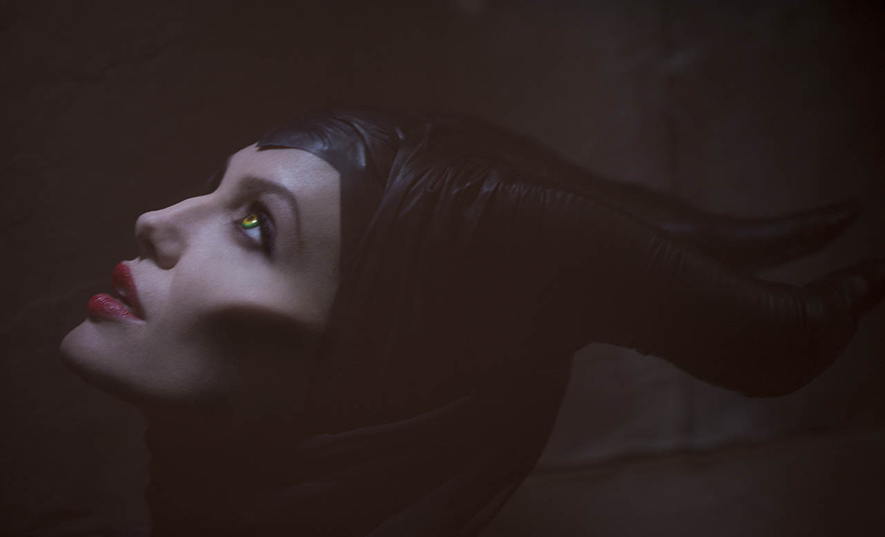 Angelina Jolie es Maléfica en MALEFICENT Angelina Jolie es Maléfica en MALEFICENT
